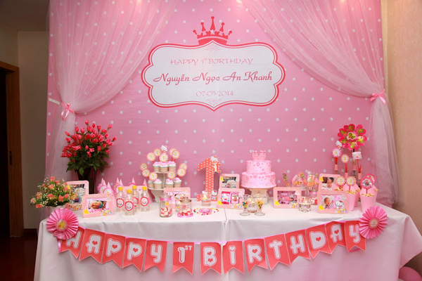 Trang trí sinh nhật 3d bé gái 2 tuổi màu hồng sang trọng bé Diệp Anh   vuatrangtrivn